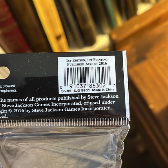 Munchkin Steve Jackson Game sleeves and 12-card booster - Picture 2 of 3